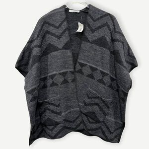 Keren Hart One‎ Size Aztec Pattern Poncho NWT Gray Short Sleeve